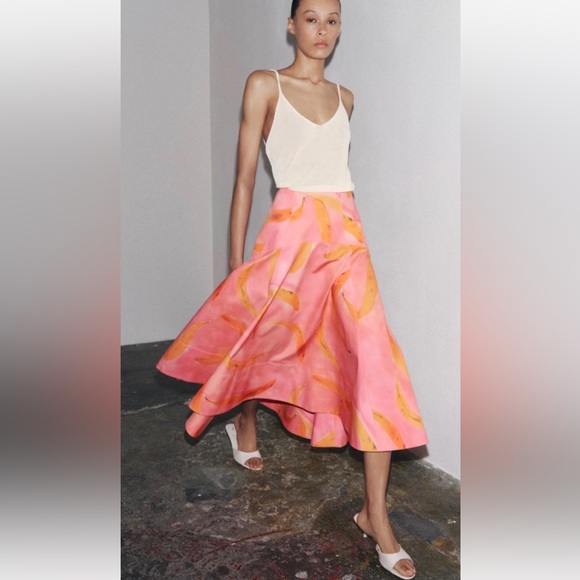Zara Dresses & Skirts - ZARA PRINTED MIDI SKIRT